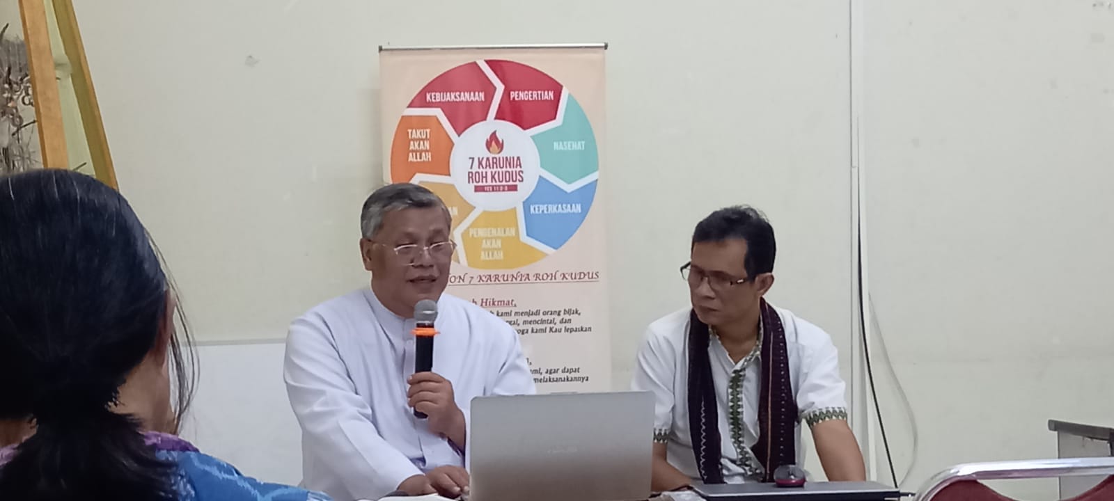 “Tak Kenal Maka Tak Sayang” KKS Dakenat Timur bersama Romo Swa